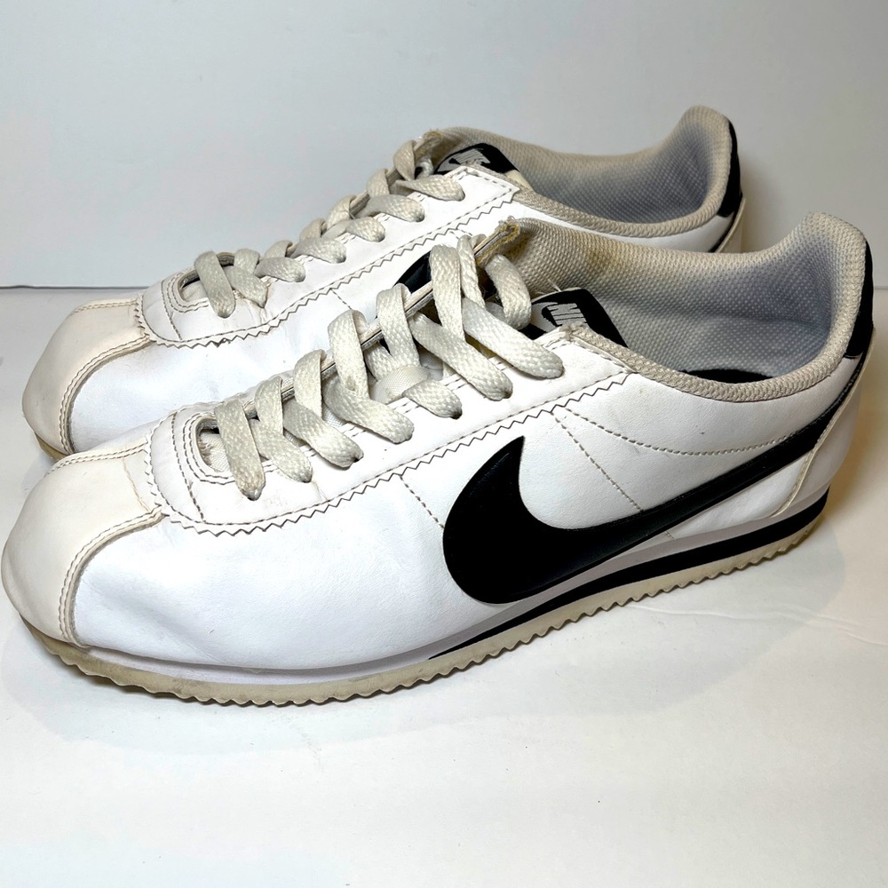 Nike White and Black Athletic Shoes